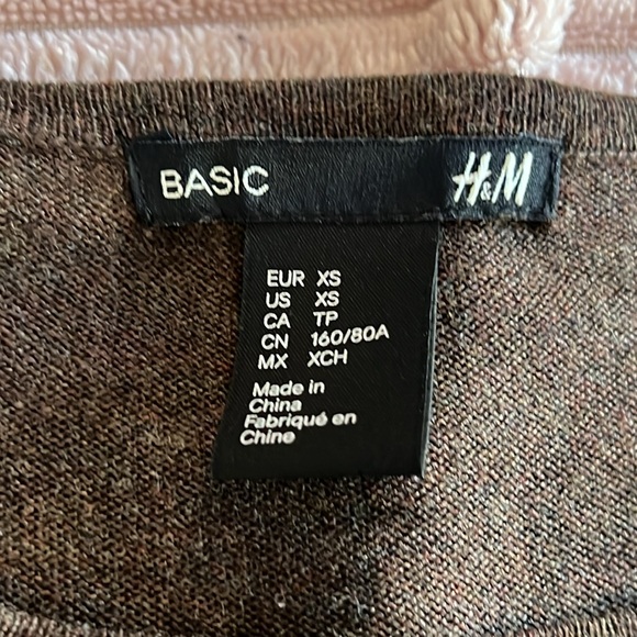 H&M long sleeves sweaters, lot of two pieces, brown XS and army green S. - Picture 4 of 17